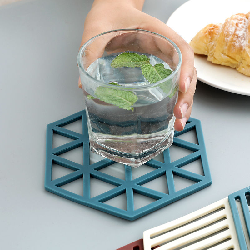 2pcs Nordic Simple Drink Coaster Tableware Pad Stand Mug Cup Mat Insulation Hot Pad Home Necessaire Decor Placemat Silicone Coasters 2pcs Nordic Simple Drink Coaster Tableware Pad Stand Mug Cup Mat Insulation Hot Pad Home Necessaire Decor Placemat Silicone Coasters